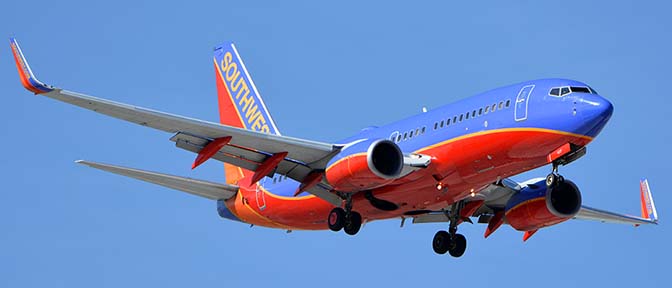 Southwest Boeing 737-7H4 N437WN, Phoenix Sky Harbor, January 22, 2016